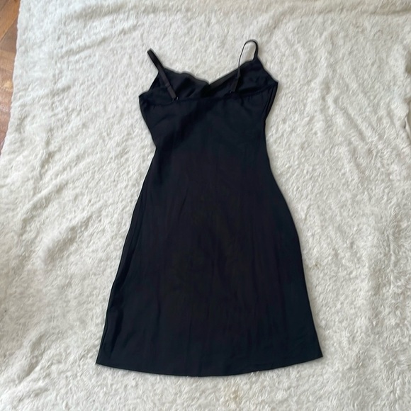 SPANX Black Chemise with V-Neckline and A-Line Silhouette - Picture 6 of 8